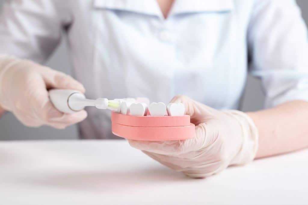 causas de las manchas dentales